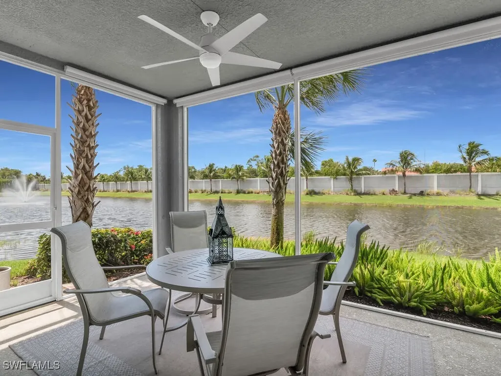 2543 Seychelles Drive Naples FL 34112