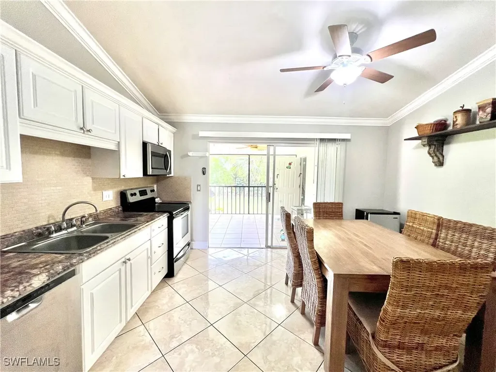 Naples FL, 5374 16TH Place SW, Unit I-3