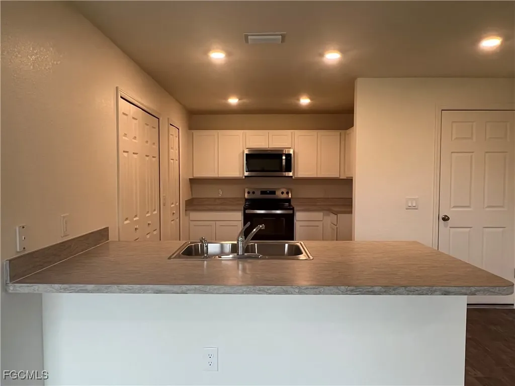 1020 NW 12th Terrace Cape Coral FL 33993
