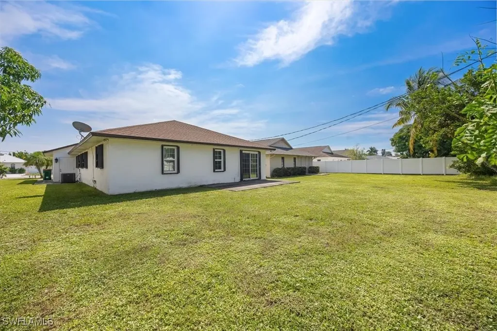 589 98th Avenue N Naples FL 34108