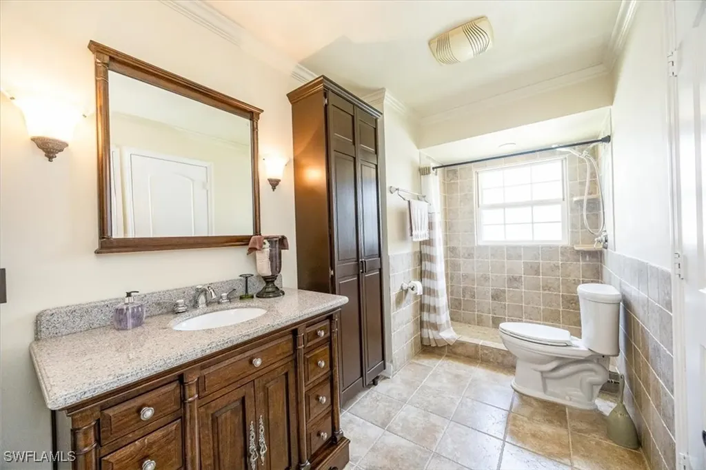 589 98th Avenue N Naples FL 34108