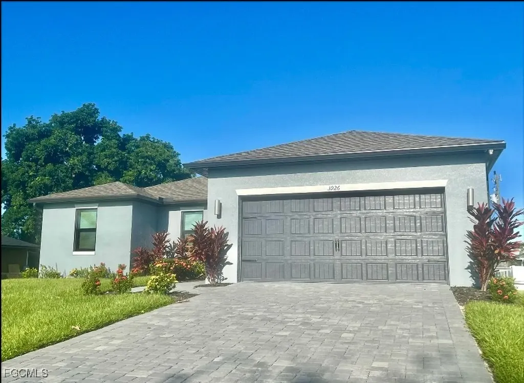 3926 SW Santa Barbara Place Cape Coral FL 33914