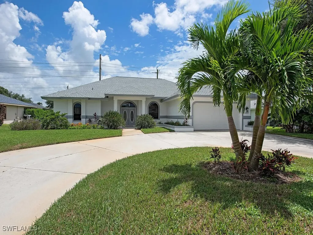 2493 Kings Lake Boulevard Naples FL 34112