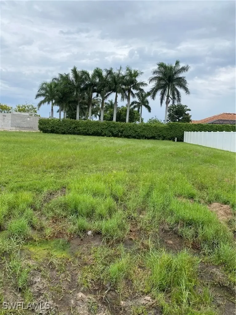 15 SW 19th Place Cape Coral FL 33991