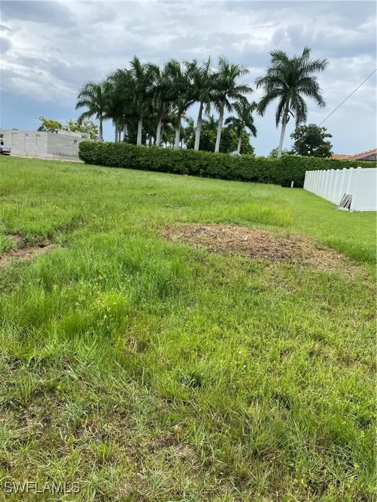 15 SW 19th Place Cape Coral FL 33991