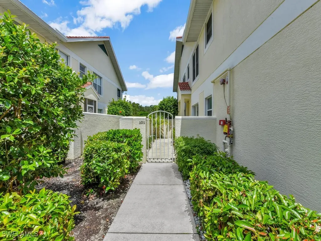4950 Deerfield Way Naples FL 34110