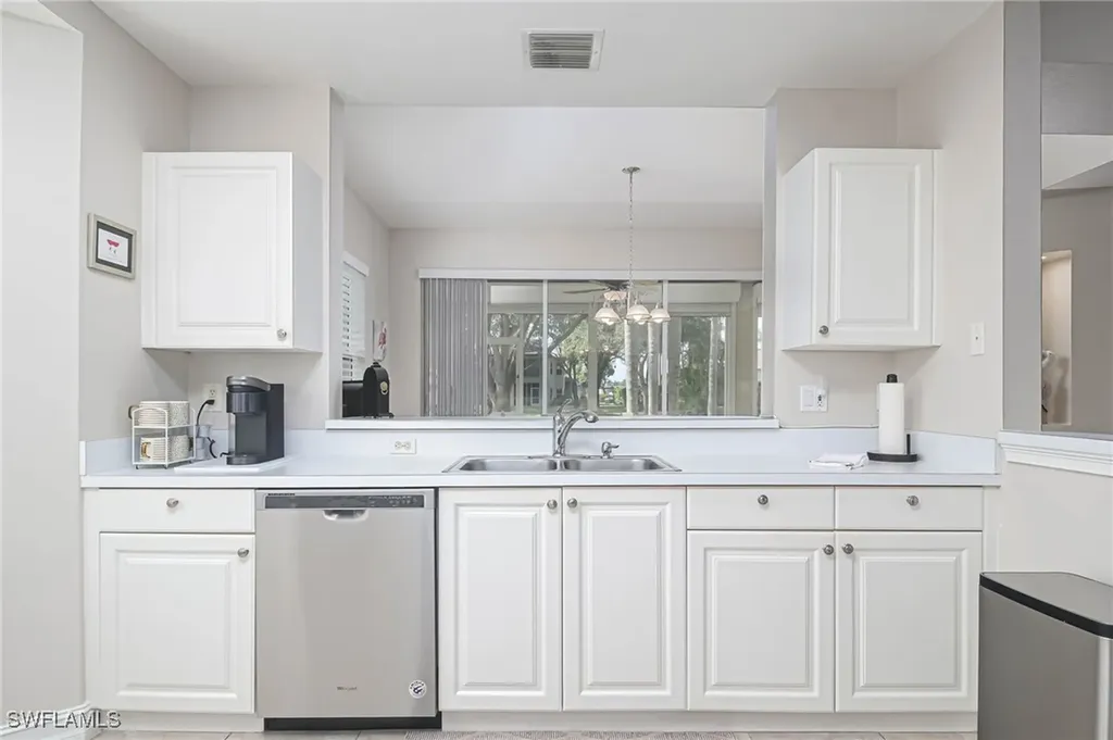 600 Diamond Circle Naples FL 34110