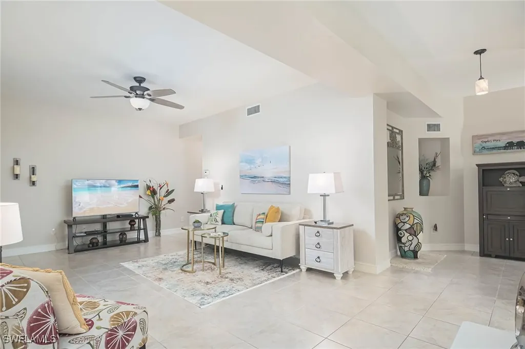 600 Diamond Circle Naples FL 34110