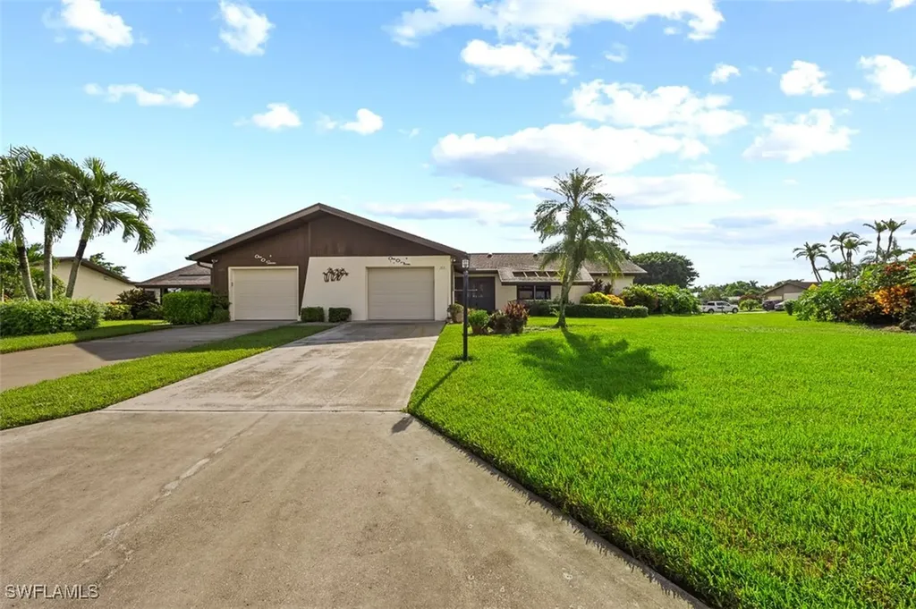 103 Round Key Circle Naples FL 34112