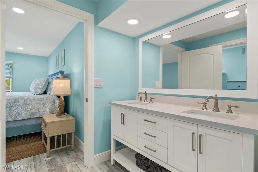 1002 Kings Crown Drive Sanibel FL 33957