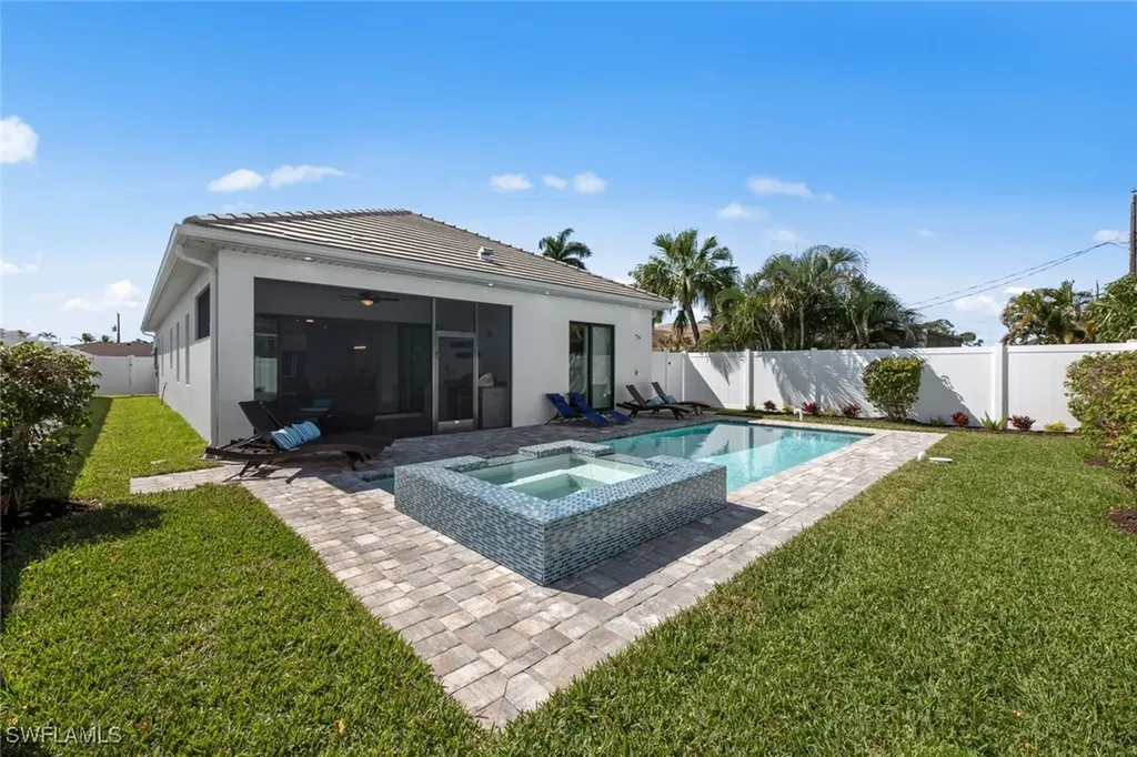 773 93rd Avenue N Naples FL 34108