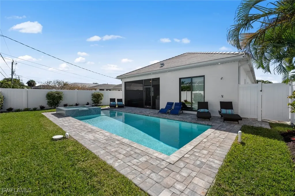 773 93rd Avenue N Naples FL 34108