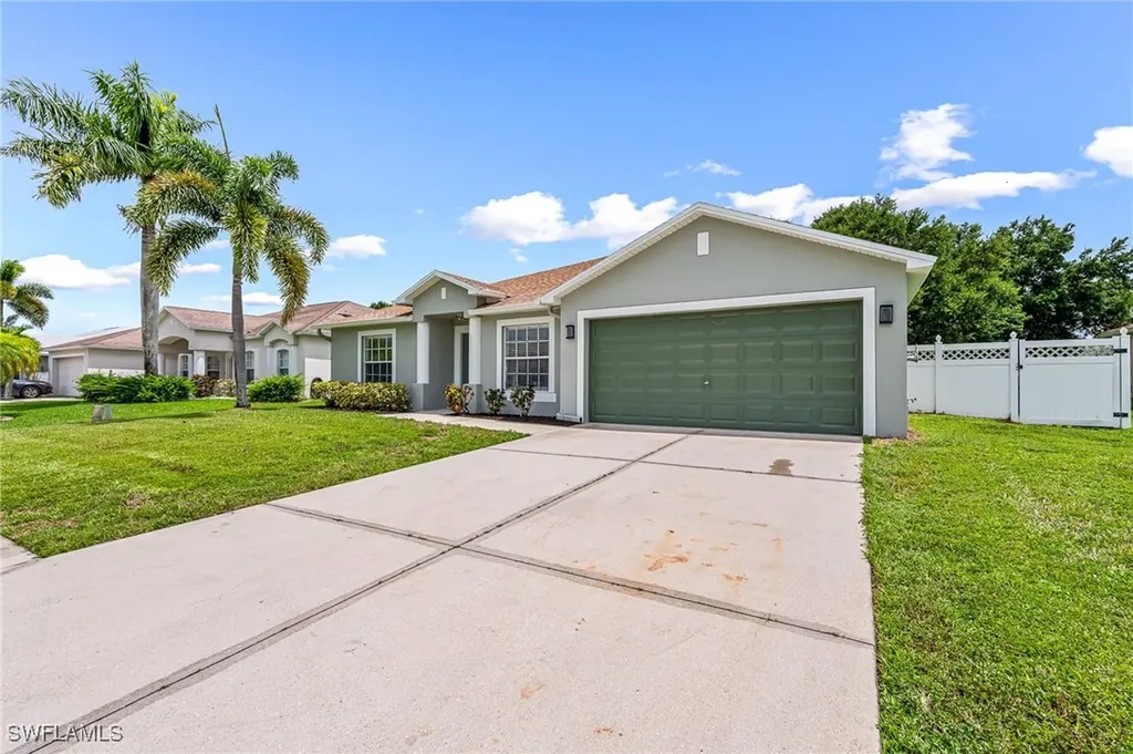 2422 Nature Pointe Loop Fort Myers FL 33905