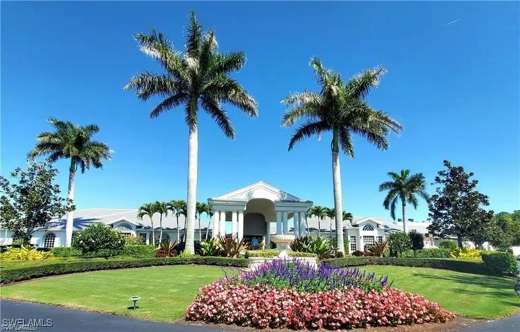 625 Saratoga Circle Naples FL 34104