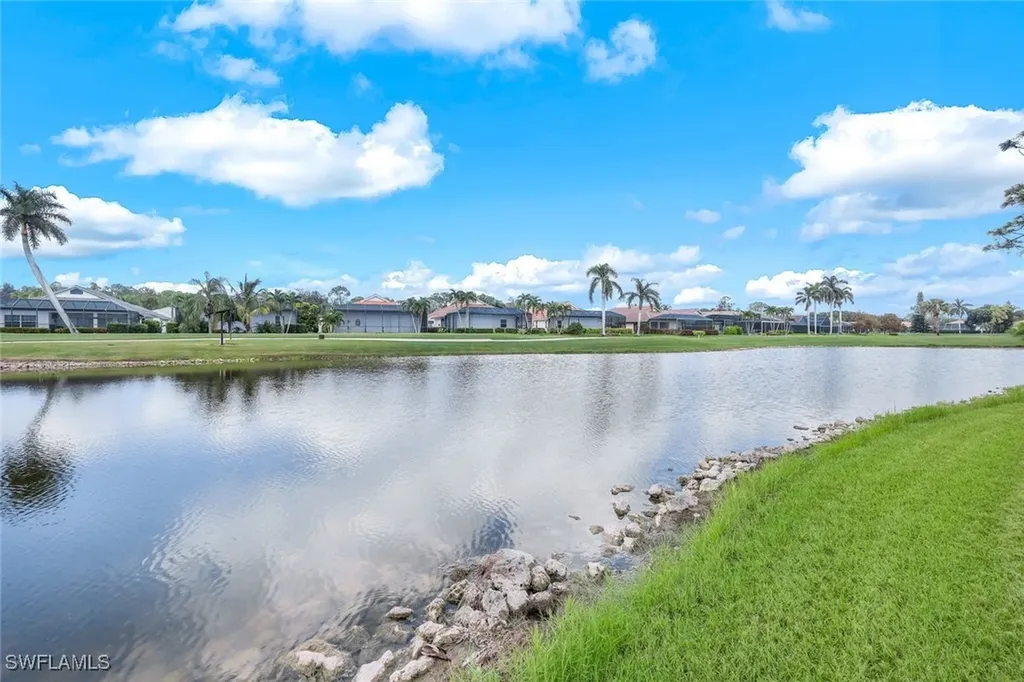 625 Saratoga Circle Naples FL 34104