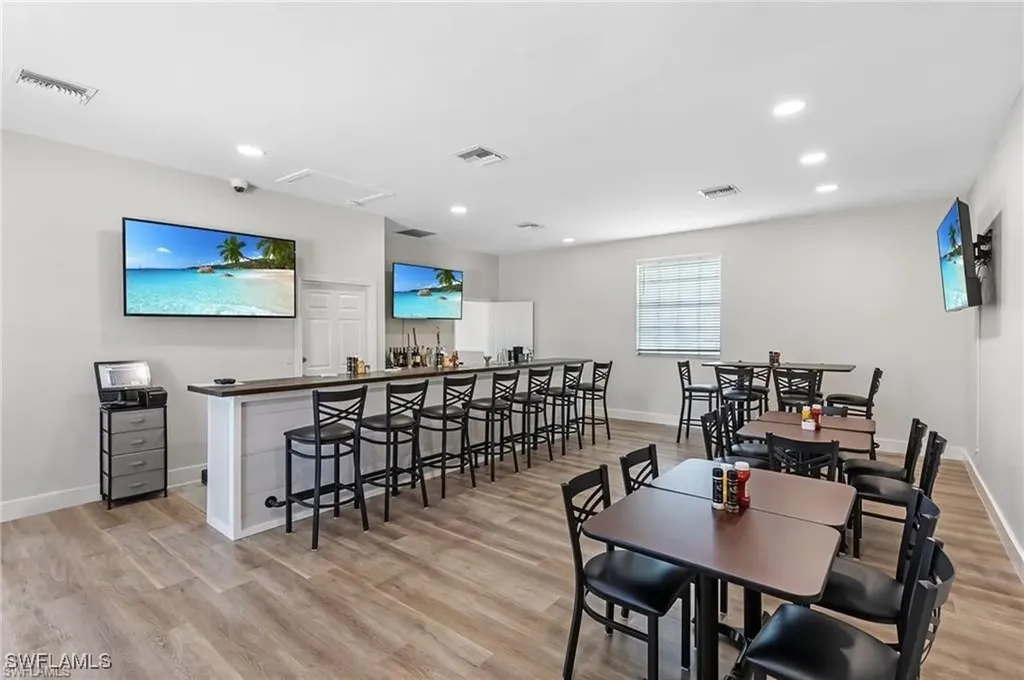 625 Saratoga Circle Naples FL 34104