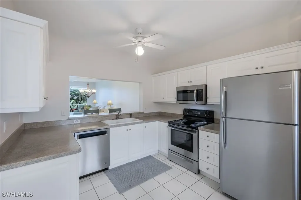 625 Saratoga Circle Naples FL 34104