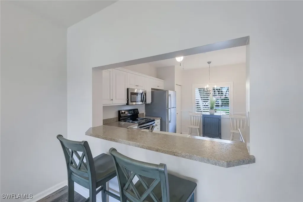 625 Saratoga Circle Naples FL 34104