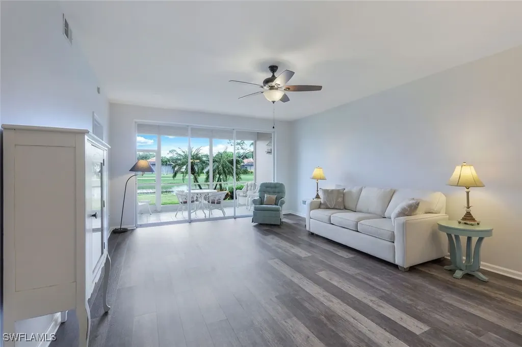 625 Saratoga Circle Naples FL 34104