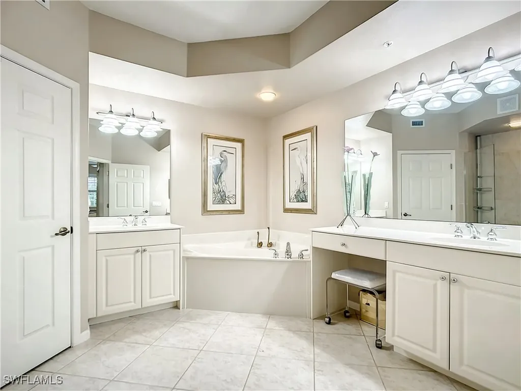 10015 Valiant Court Miromar Lakes FL 33913