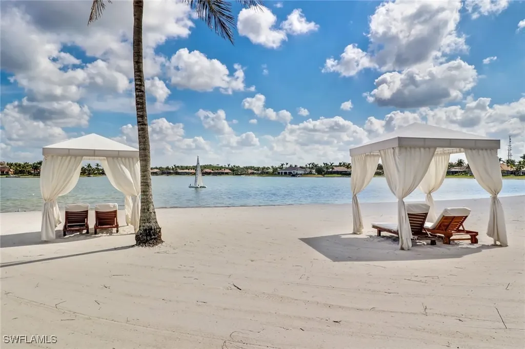 10015 Valiant Court Miromar Lakes FL 33913