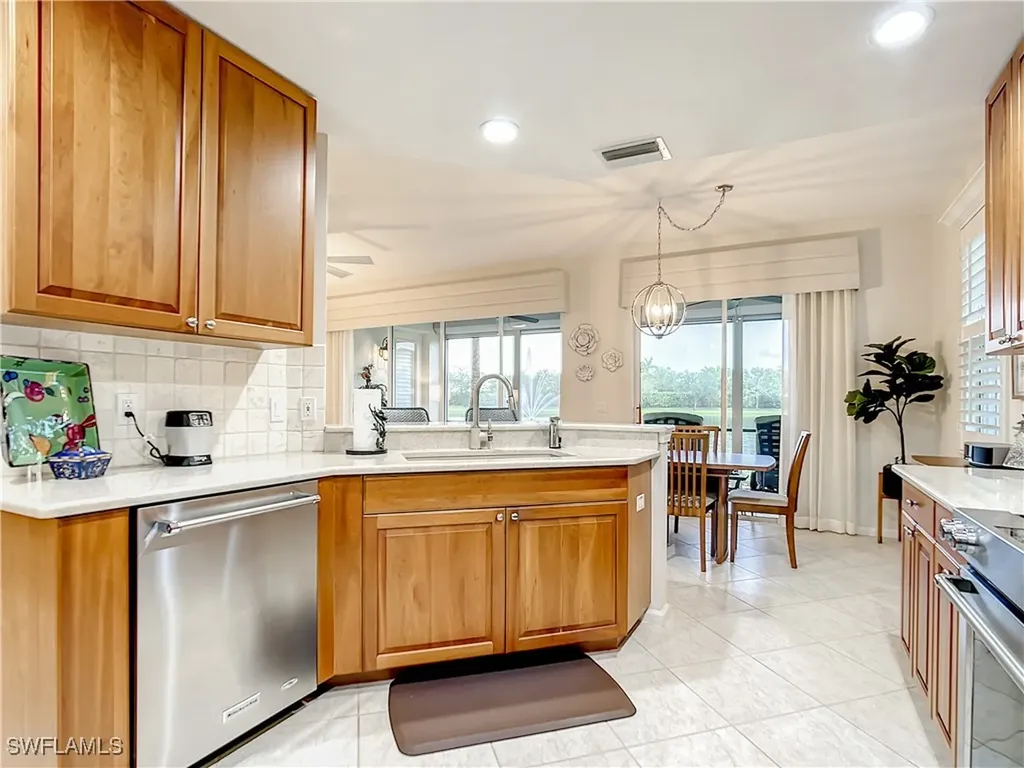 10015 Valiant Court Miromar Lakes FL 33913