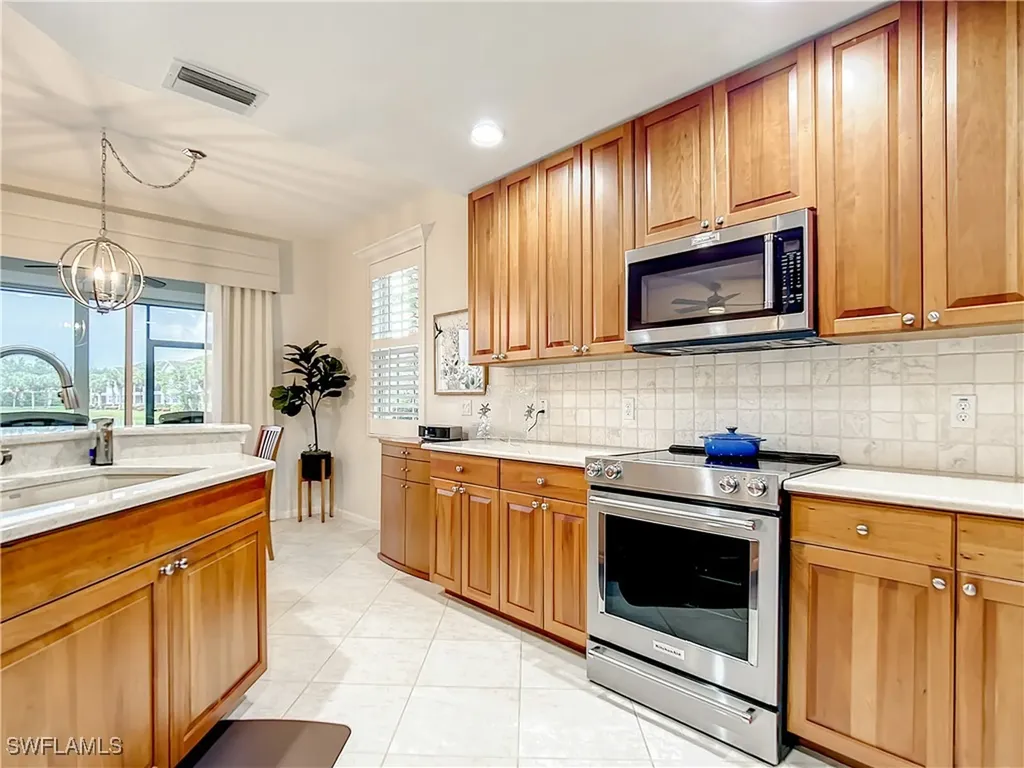 10015 Valiant Court Miromar Lakes FL 33913
