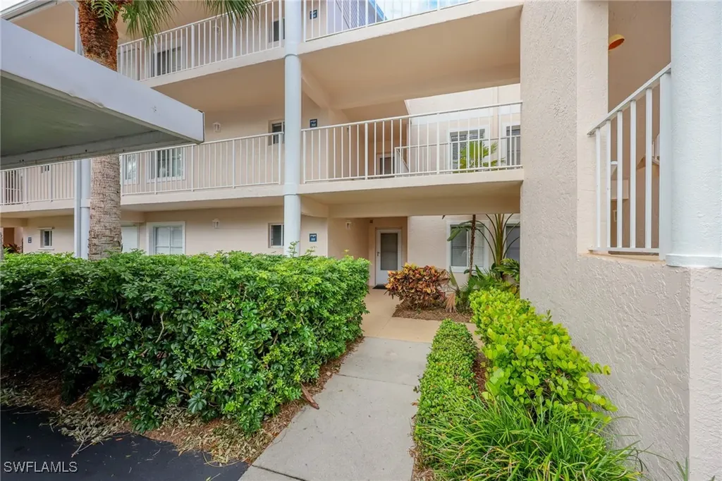 2885 Citrus Lake Drive Naples FL 34109
