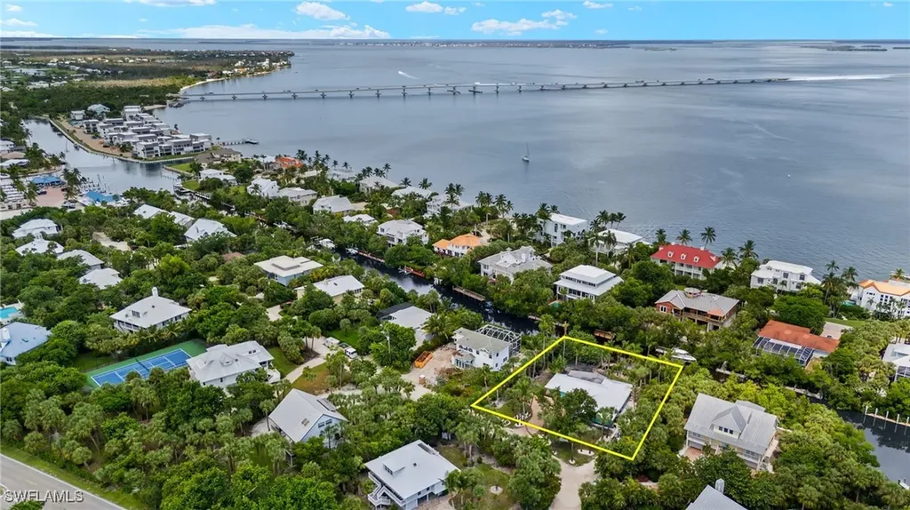 526 N Yachtsman Drive Sanibel FL 33957