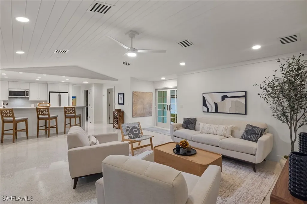 526 N Yachtsman Drive Sanibel FL 33957