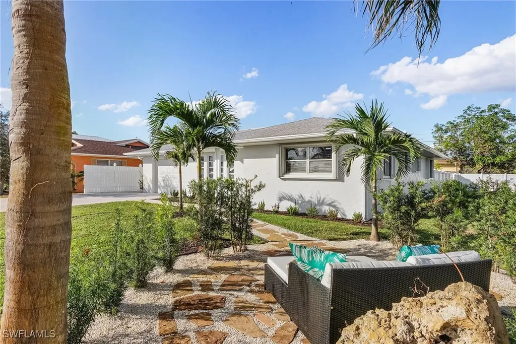 1075 Hilltop Drive Naples FL 34103