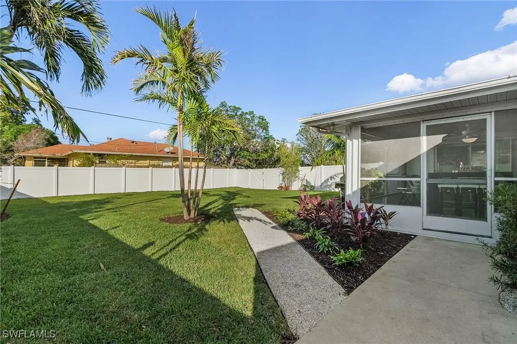 1075 Hilltop Drive Naples FL 34103