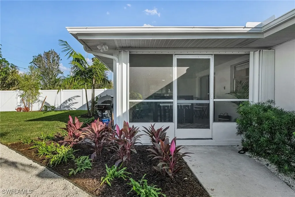 1075 Hilltop Drive Naples FL 34103