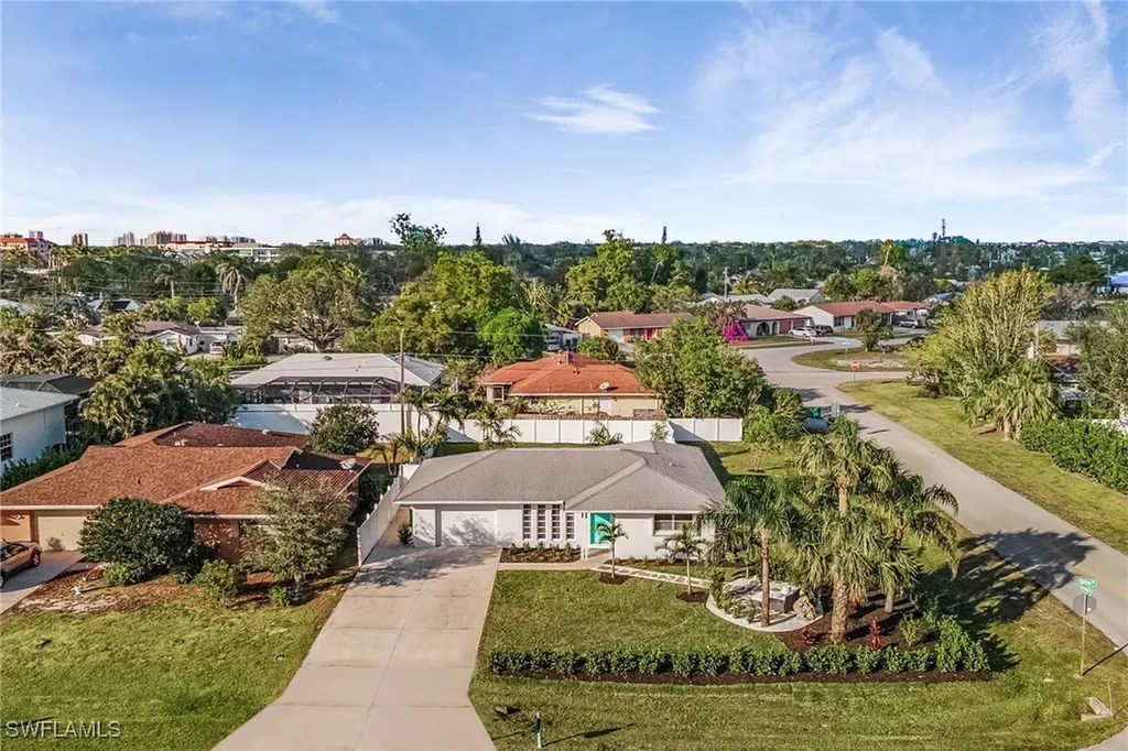 1075 Hilltop Drive Naples FL 34103
