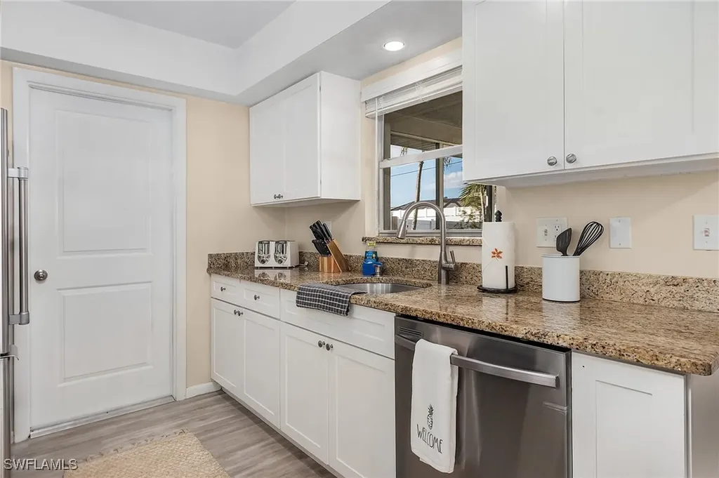 1075 Hilltop Drive Naples FL 34103