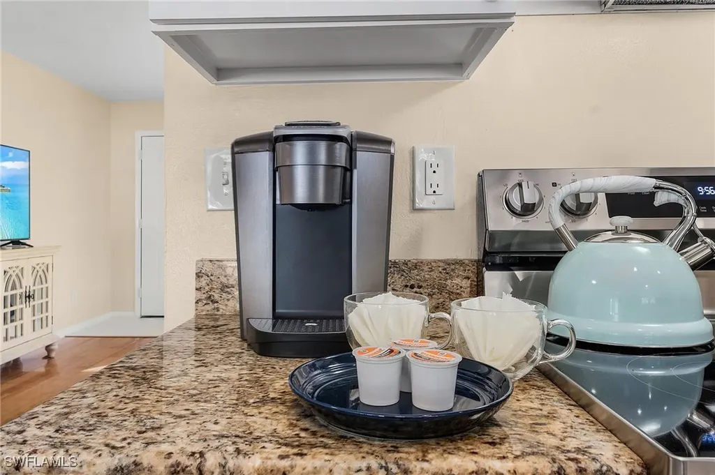 1075 Hilltop Drive Naples FL 34103