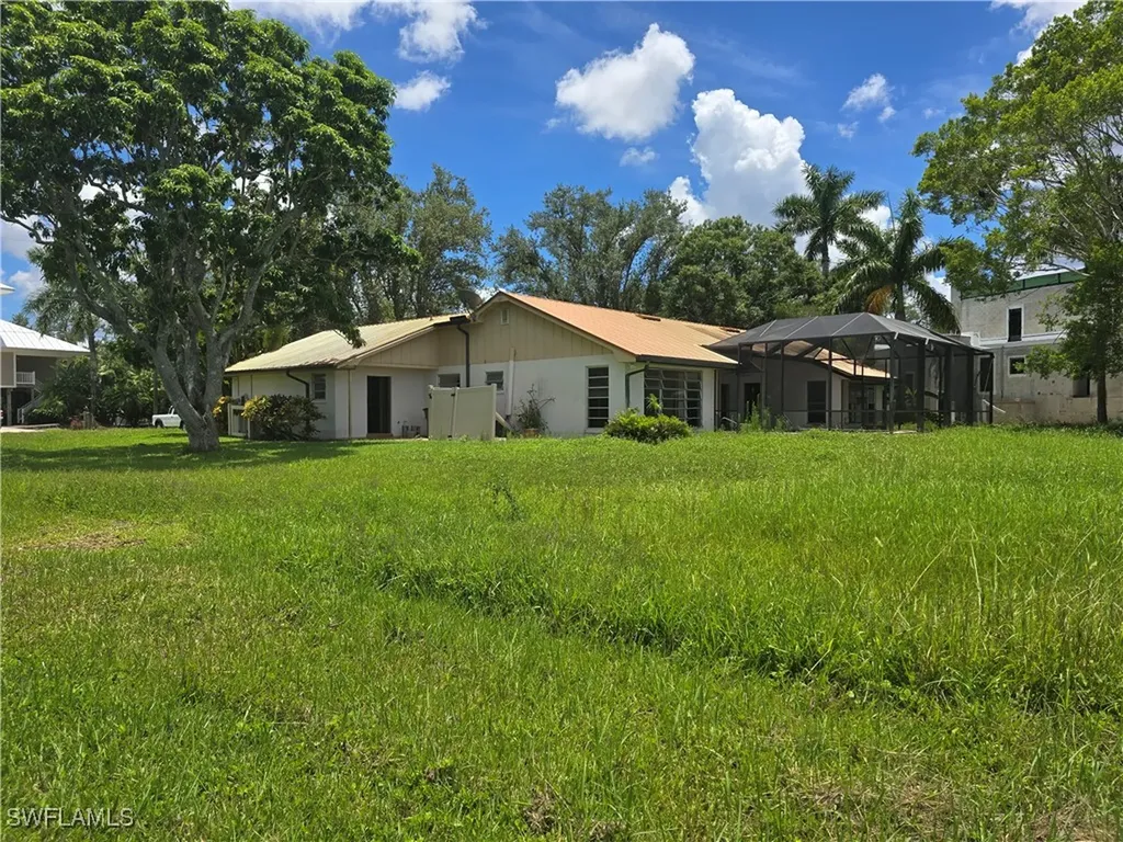 4537 E Riverside Drive Fort Myers FL 33905