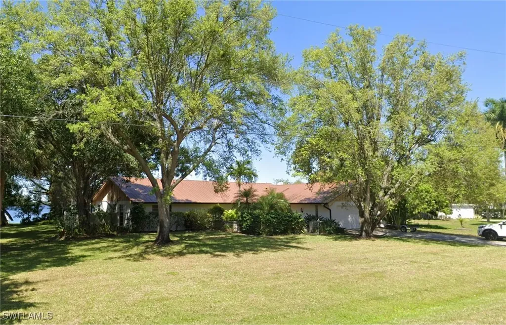 4537 E Riverside Drive Fort Myers FL 33905