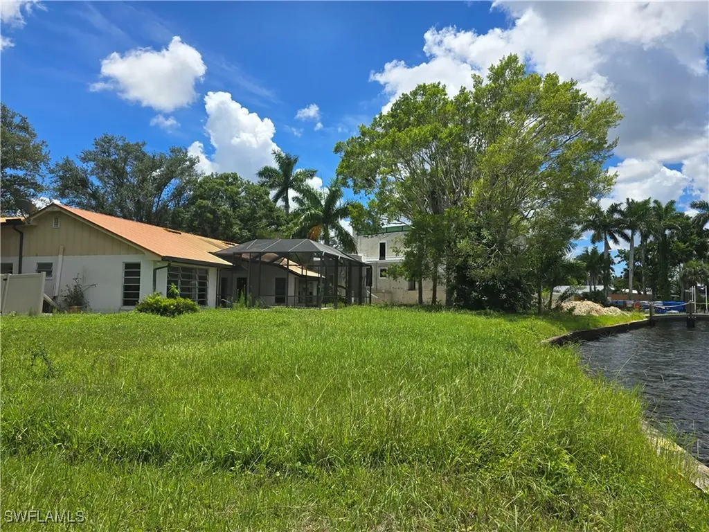 4537 E Riverside Drive Fort Myers FL 33905
