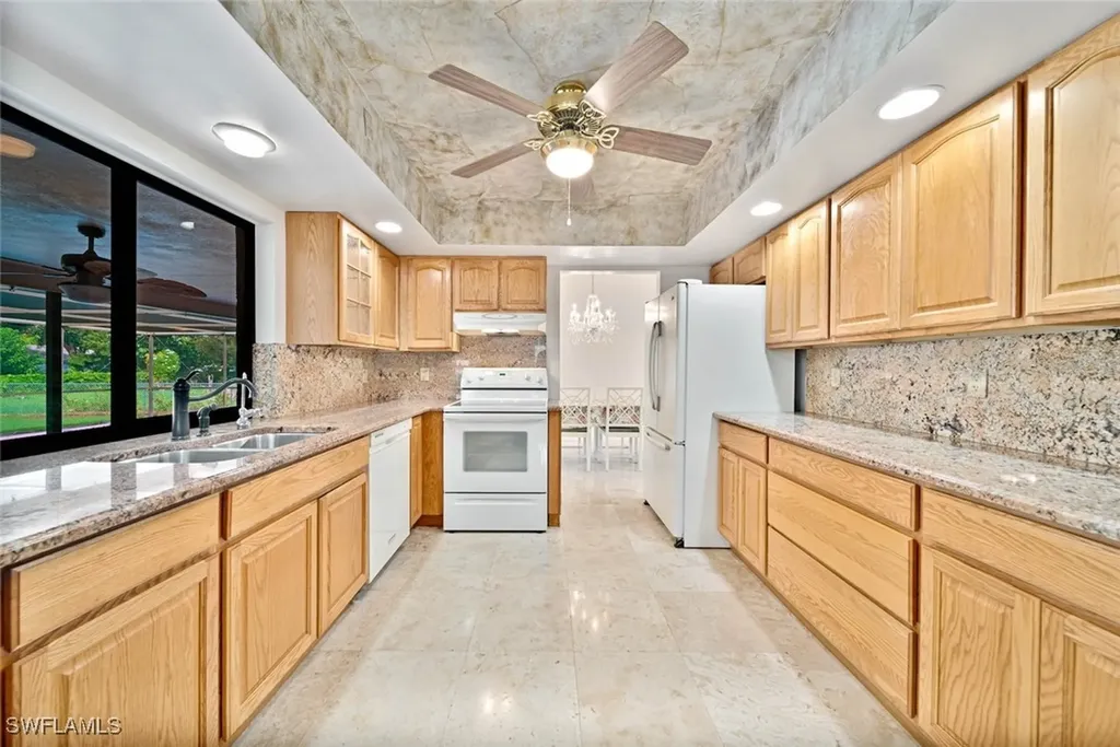 3908 SE 3rd Avenue Cape Coral FL 33904