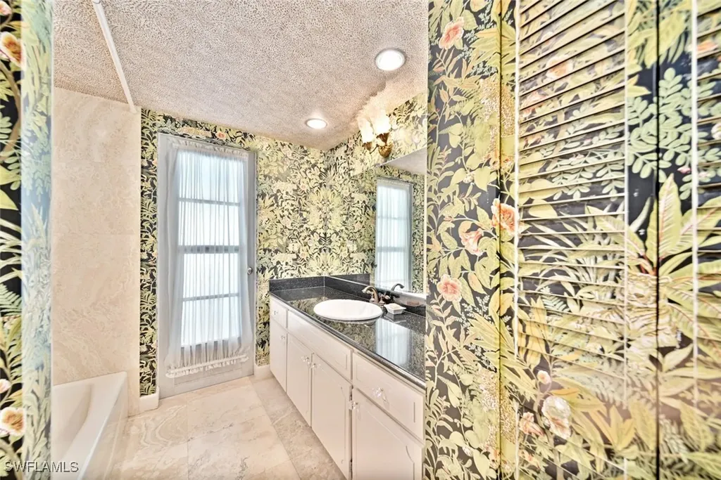 3908 SE 3rd Avenue Cape Coral FL 33904