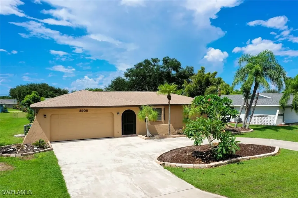 3908 SE 3rd Avenue Cape Coral FL 33904