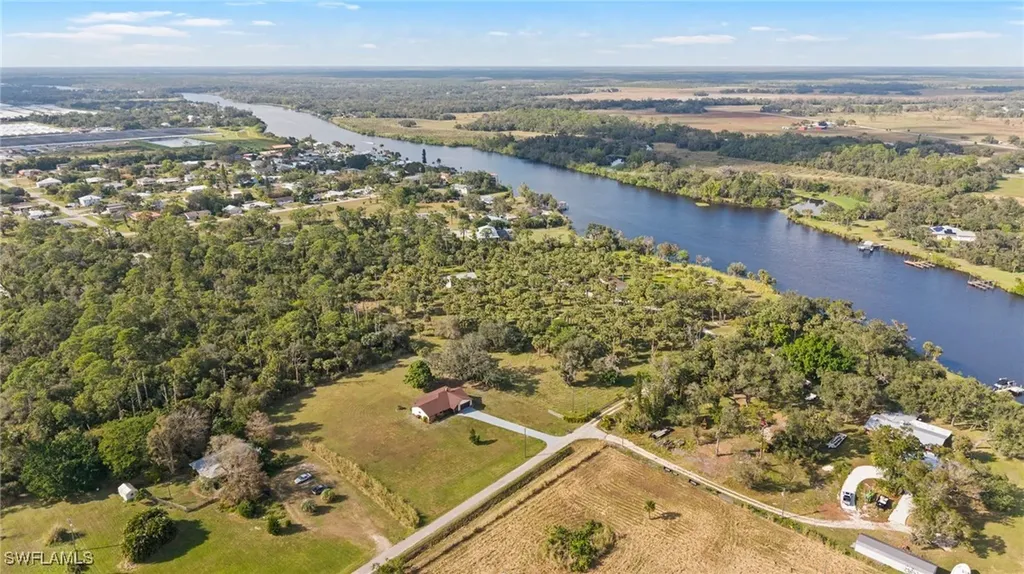 2280 Herzog Road Alva FL 33920
