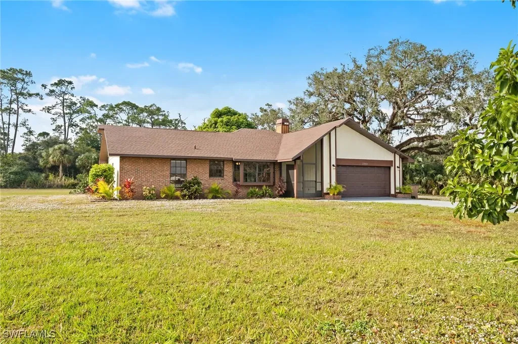 2280 Herzog Road Alva FL 33920