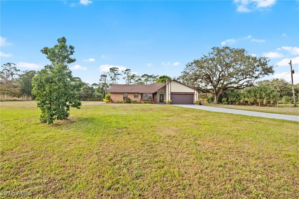 2280 Herzog Road Alva FL 33920