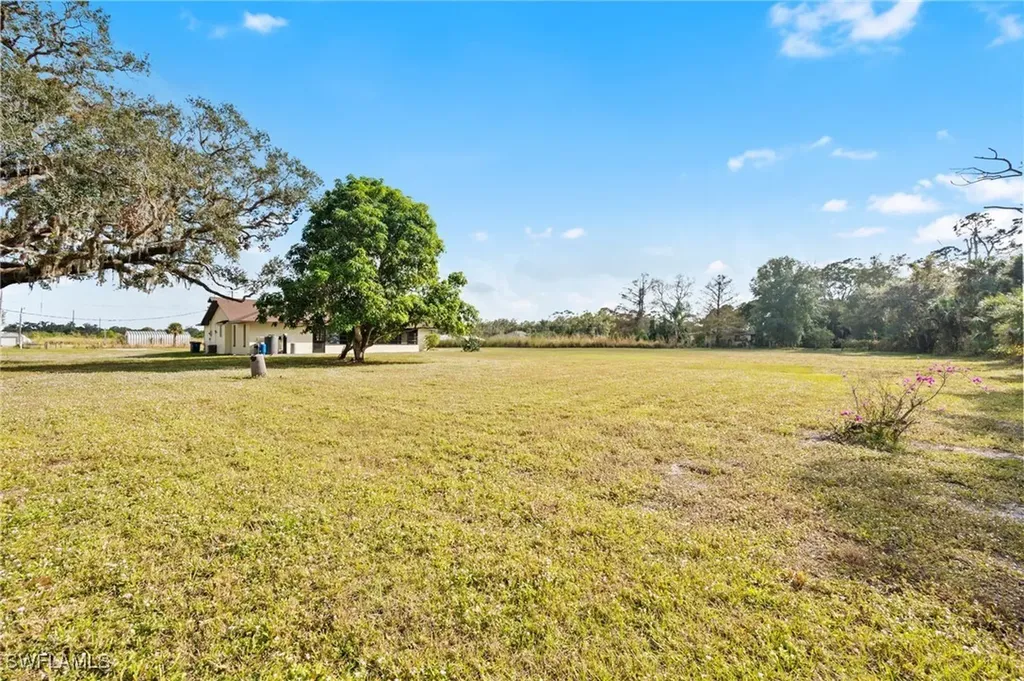2280 Herzog Road Alva FL 33920