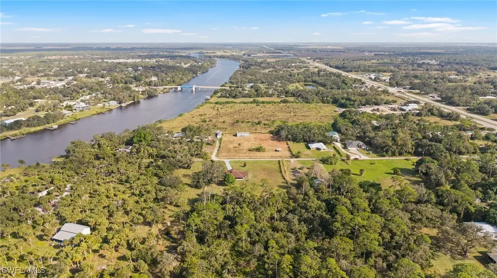 2280 Herzog Road Alva FL 33920