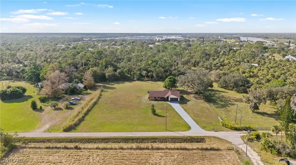 2280 Herzog Road Alva FL 33920