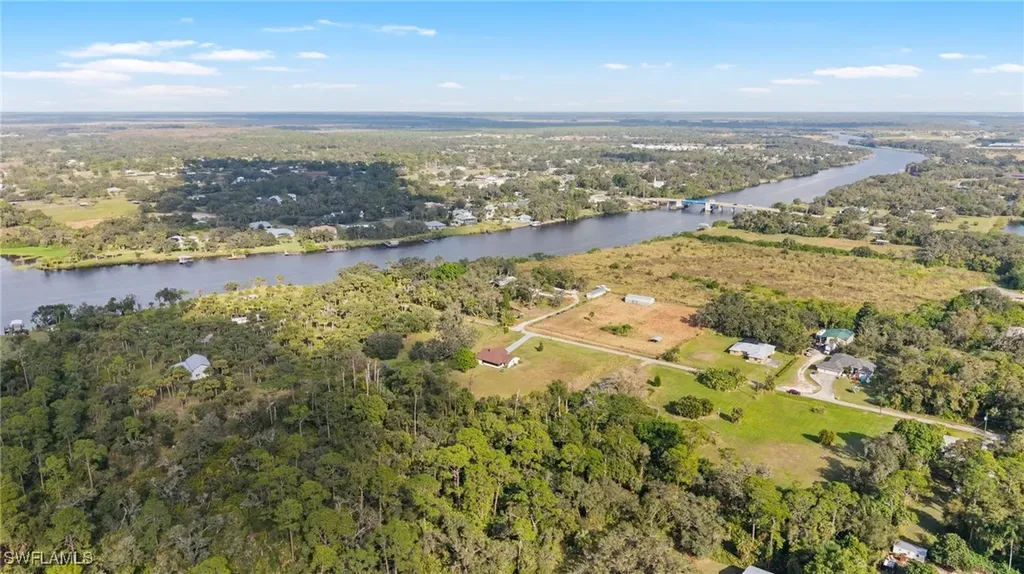 2280 Herzog Road Alva FL 33920