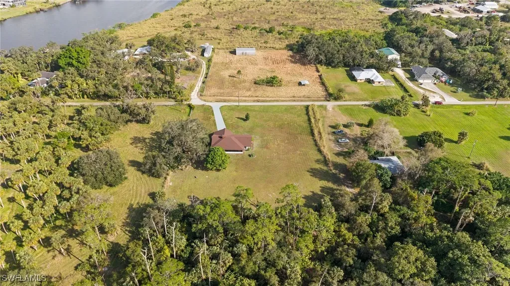 2280 Herzog Road Alva FL 33920